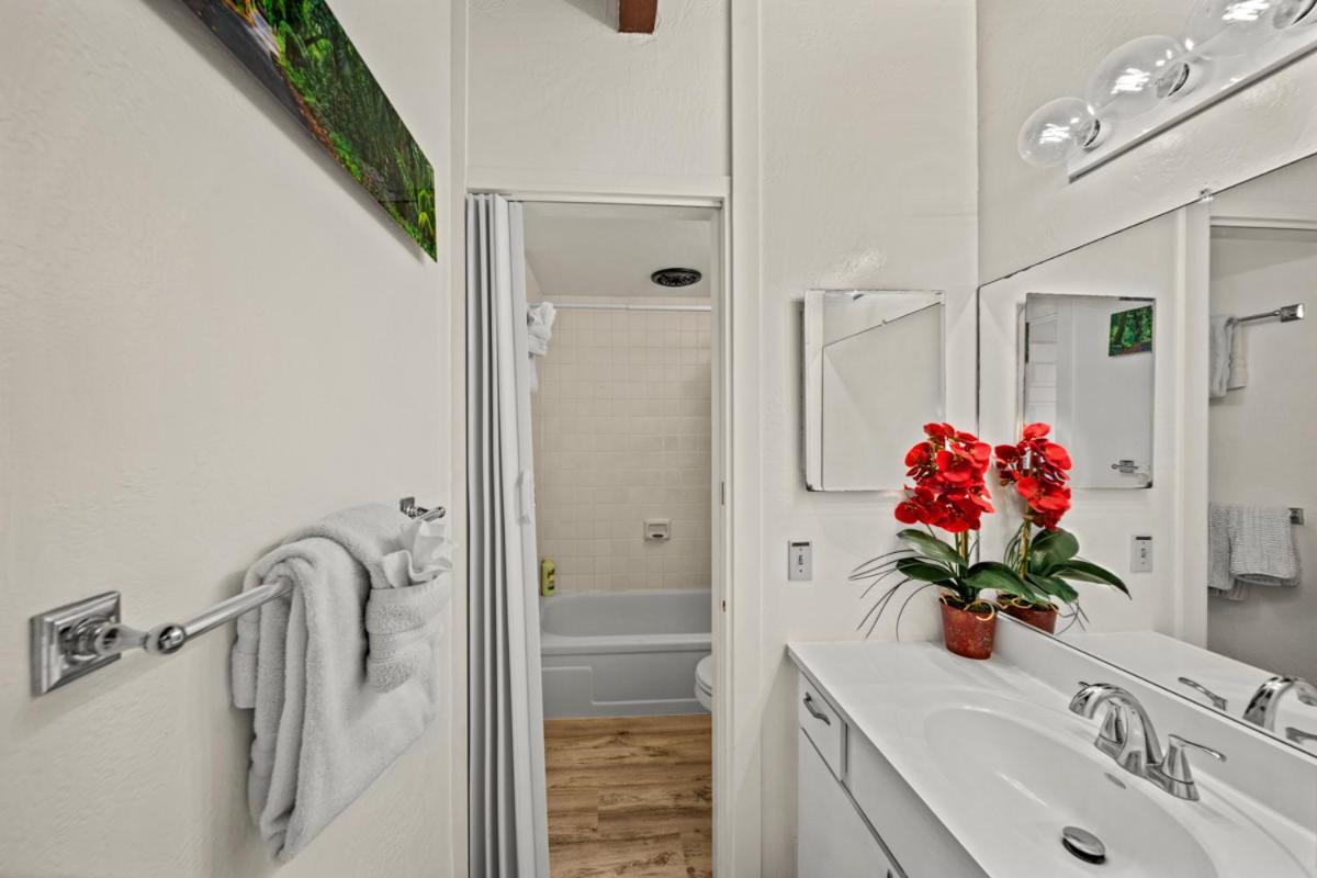 Newly Upgraded 1Br Unit Near Beach Max Of 5 Guests Кайлуа Кона Екстериор снимка